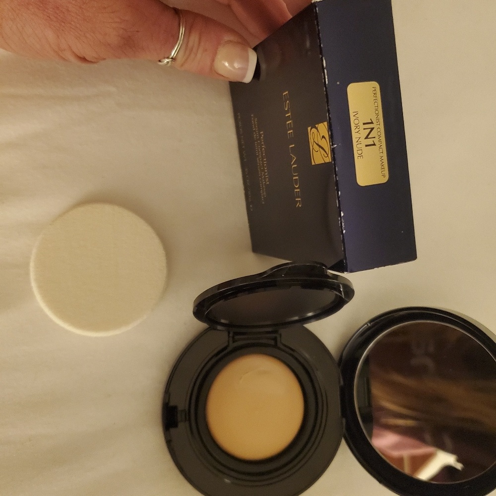 estdee Lauder foundation